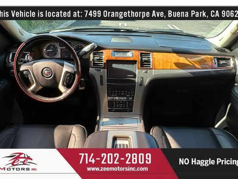 Used 2013 Cadillac Escalade Platinum AWD/4WD image 17