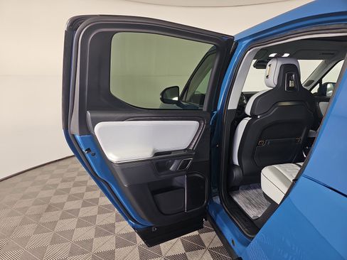 Used 2023 Rivian R1T Adventure image 17