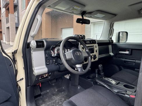Used 2008 Toyota FJ Cruiser 4WD image 14