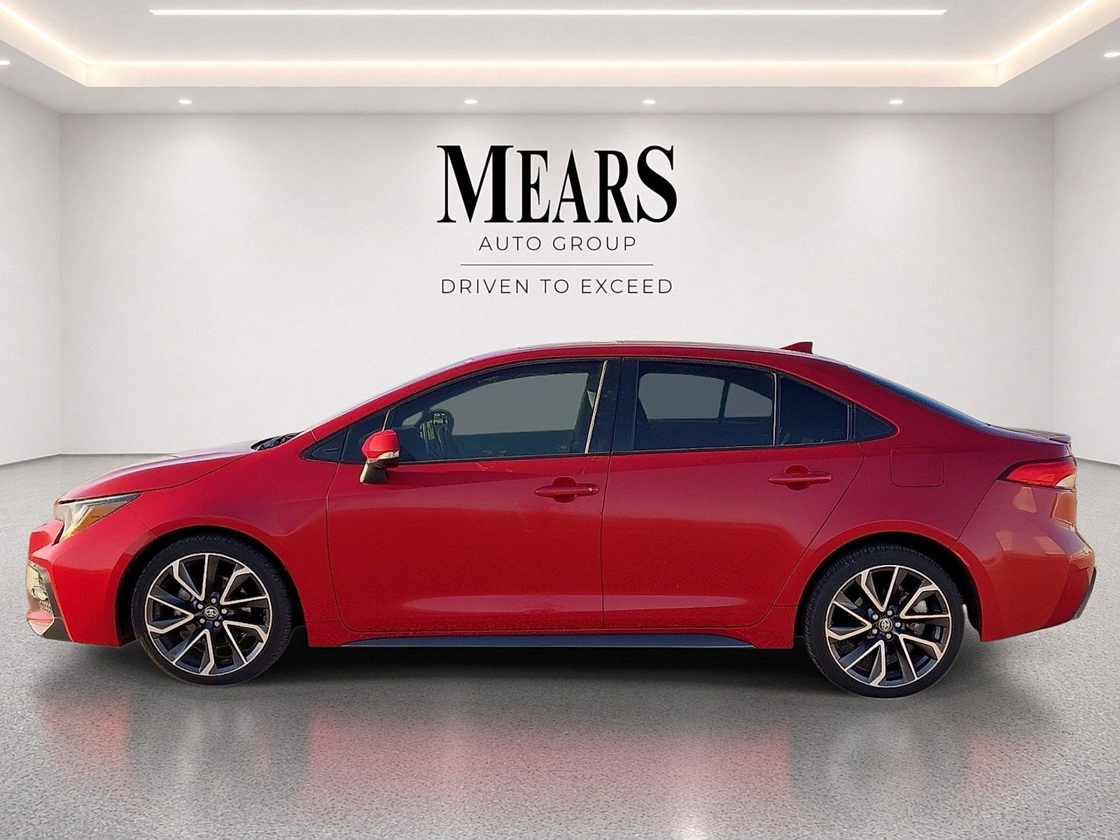 Used 2020 Toyota Corolla SE w/ SE Premium Package FWD image 2