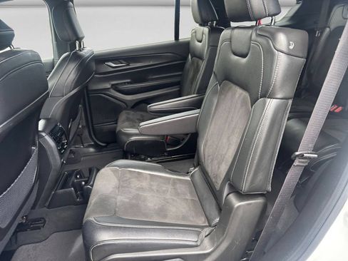 Used 2023 Jeep Grand Cherokee L Laredo AWD/4WD image 14