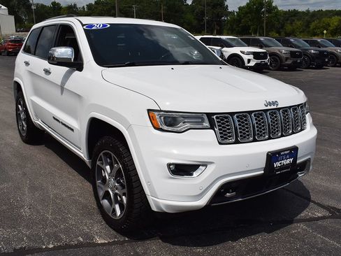 Used 2020 Jeep Grand Cherokee Overland AWD/4WD image 14