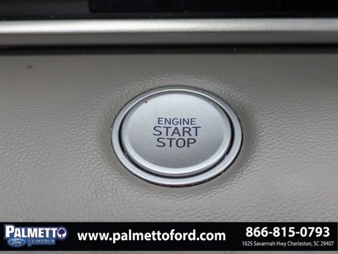 Used 2022 Hyundai Elantra SEL image 25