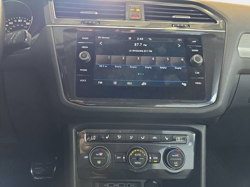 Used 2020 Volkswagen Tiguan SE R-Line AWD/4WD image 21