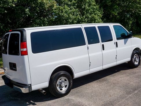 Used 2017 Chevrolet Express 3500 LT w/ LT Preferred Equipment Group RWD image 24