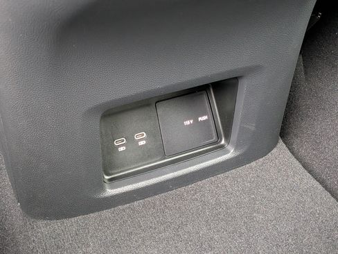 Used 2026 Volkswagen Atlas SE FWD image 16