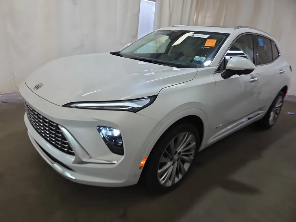 Used 2024 Buick Envision Avenir AWD/4WD image 2