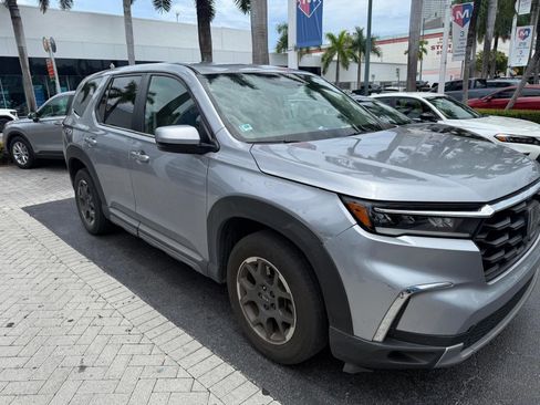 Used 2023 Honda Pilot EX-L image 3