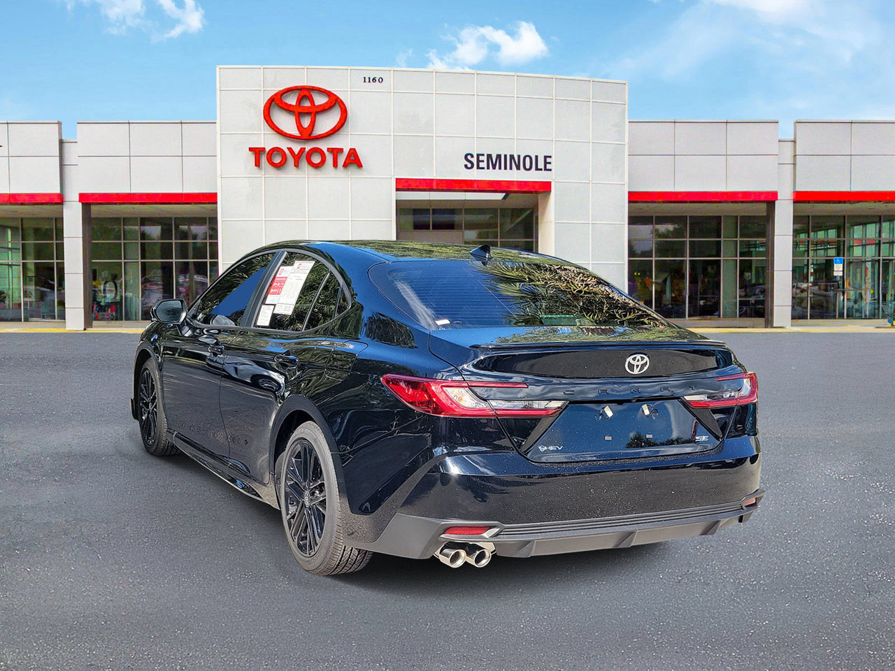 Used 2026 Toyota Camry SE FWD image 4