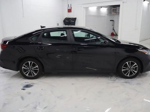Used 2023 Kia Forte LXS image 8