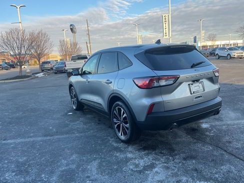 Used 2021 Ford Escape SE w/ SE Sport Appearance Package image 10