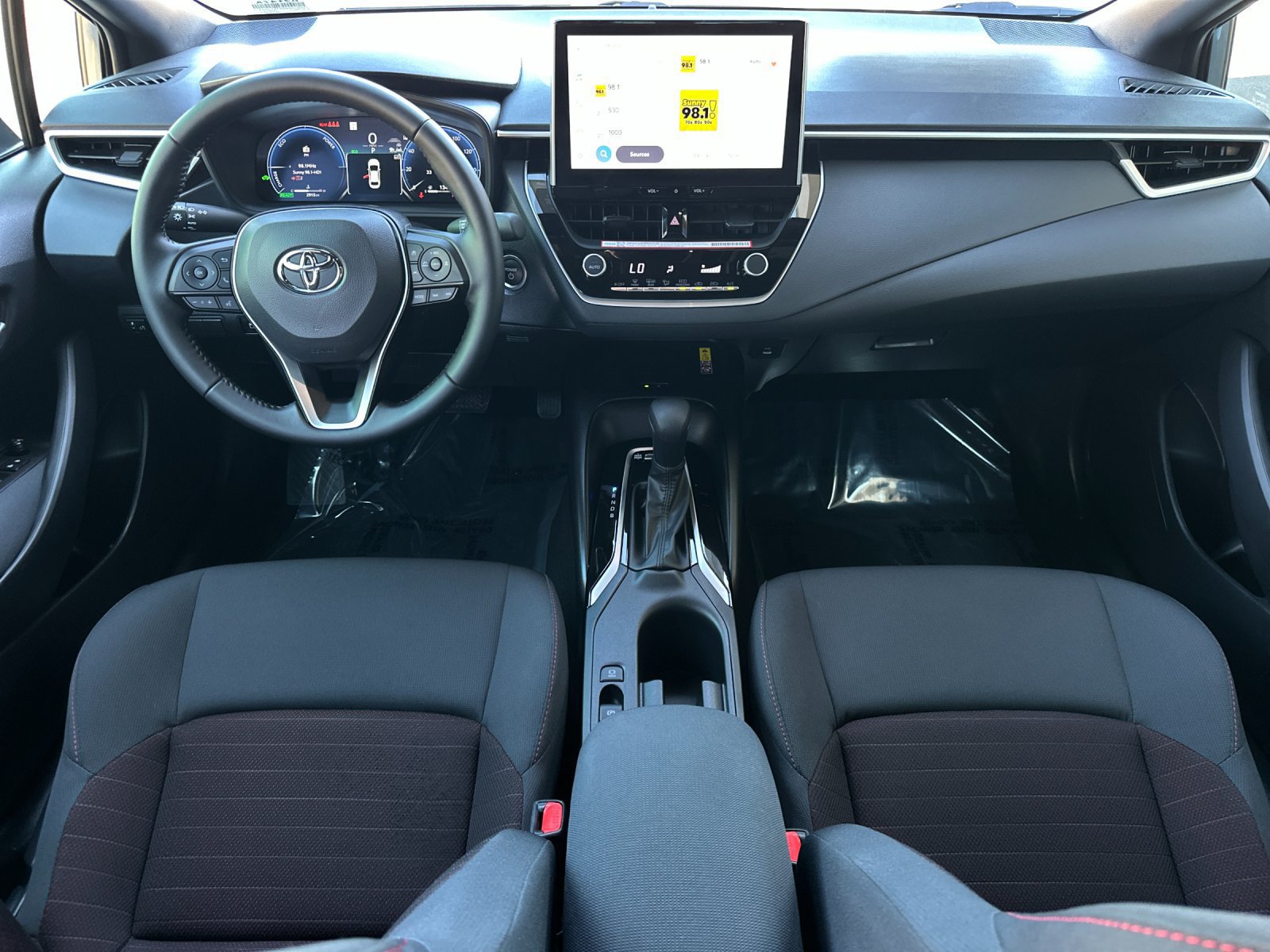 Used 2026 Toyota Corolla SE w/ SE Premium Package FWD image 12