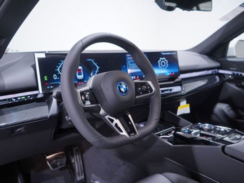 New 2026 BMW i5 eDrive40 w/ M Sport Package RWD image 6