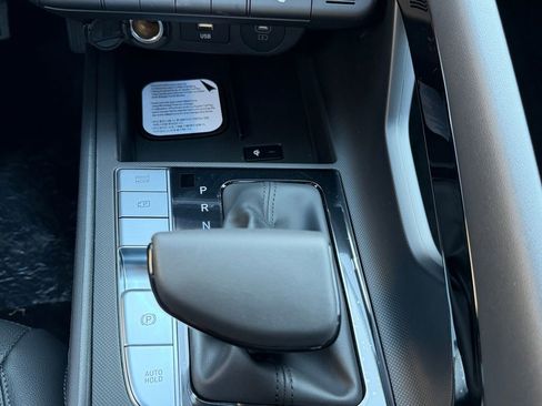 New 2026 Hyundai Elantra Limited FWD image 17