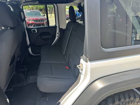Used 2023 Jeep Wrangler Unlimited Sport AWD/4WD image 8