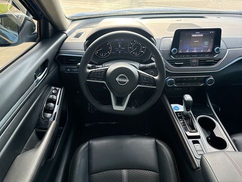 Used 2025 Nissan Altima 2.5 SR AWD/4WD image 11