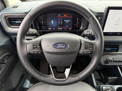 Used 2025 Ford Maverick Lobo image 13