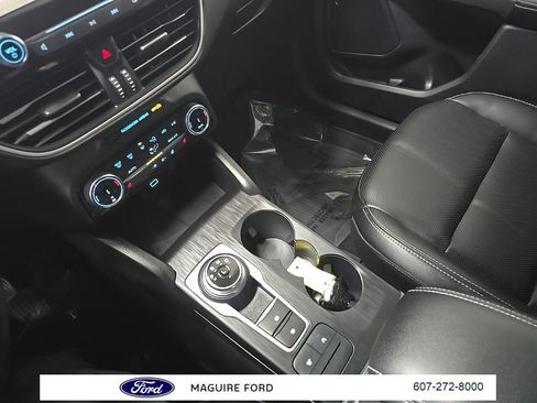 Used 2022 Ford Escape SEL image 30