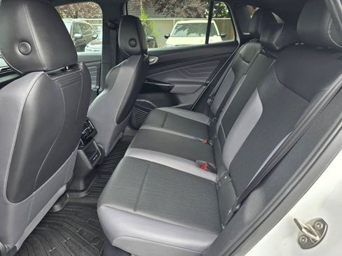Used 2023 Volkswagen ID.4 Pro S AWD/4WD image 17