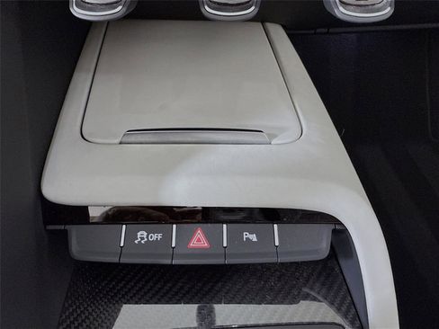 Used 2021 Audi R8 V10 w/ Premium Package image 19