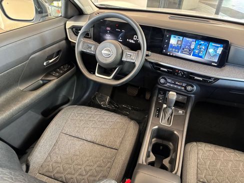 Used 2026 Nissan Kicks SV w/ Cold Weather Package FWD image 28