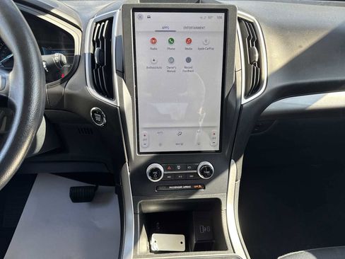 Used 2022 Ford Edge SE image 26