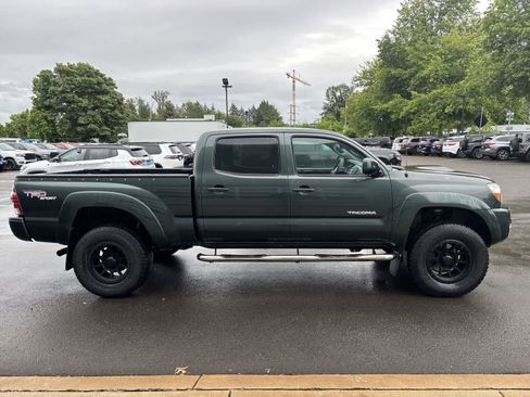 Used 2011 Toyota Tacoma 4x4 Double Cab w/ TRD Sport Pkg w/JBL Audio image 5
