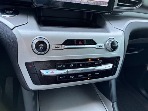 Used 2022 Ford Explorer XLT RWD image 31