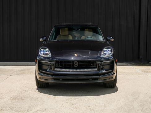 New 2025 Porsche Macan image 6