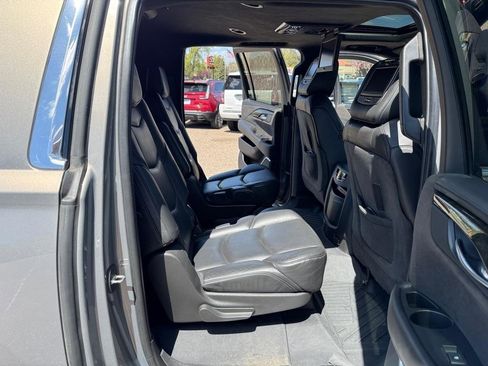 Used 2019 Cadillac Escalade ESV Platinum AWD/4WD image 27