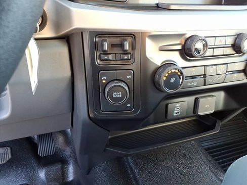 New 2026 Ford F350 XL w/ XL Chrome Package image 15