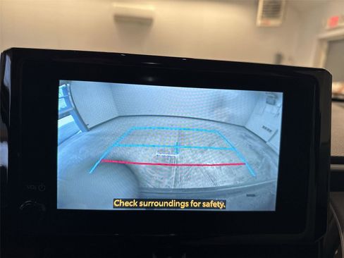 Used 2023 Toyota Corolla Cross L image 22