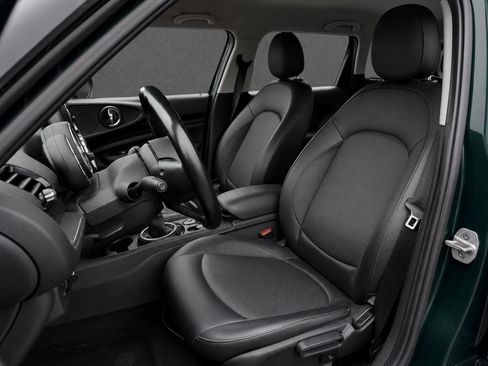 Used 2017 MINI Cooper Clubman FWD image 9