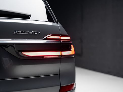 Used 2024 BMW X7 xDrive40i w/ M Sport Package AWD/4WD image 28