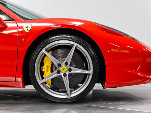 Used 2013 Ferrari 458 Spider RWD image 51