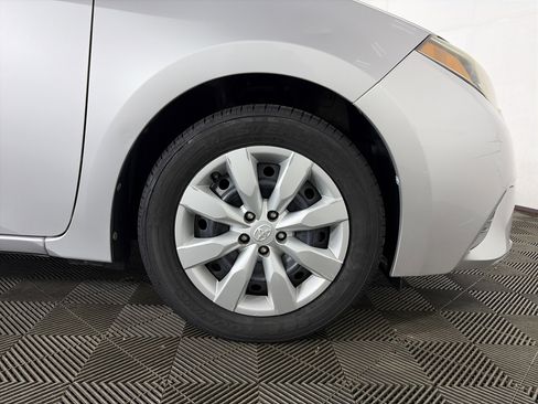 Used 2015 Toyota Corolla LE image 44