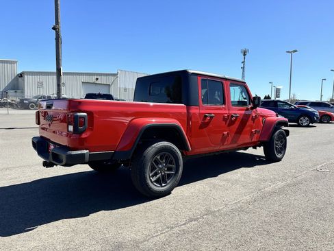 New 2024 Jeep Gladiator Sport image 6