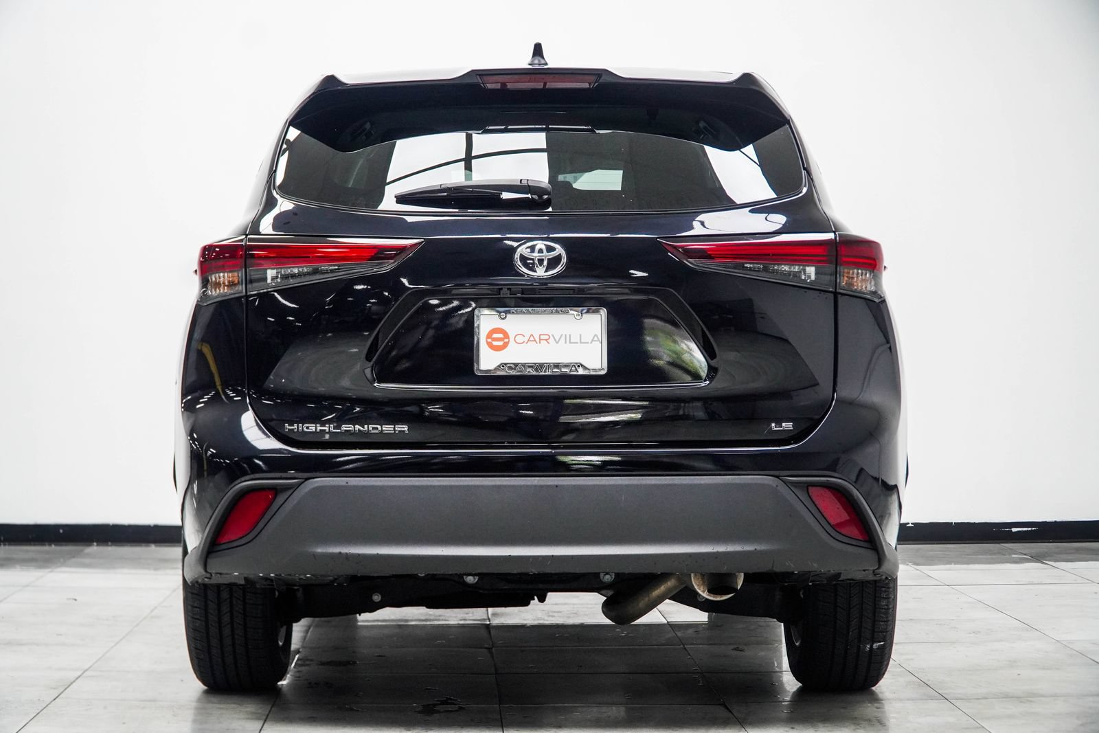 Used 2025 Toyota Highlander LE FWD image 14