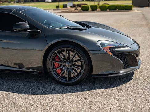 Used 2016 McLaren 650S Spider image 12