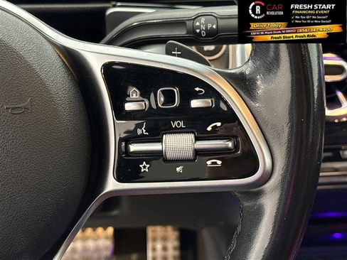 Used 2021 Mercedes-Benz GLB 250 4MATIC image 27