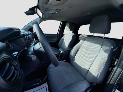 Used 2022 Toyota Tacoma SR RWD image 11