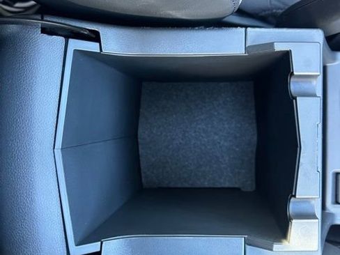 Used 2025 Subaru Forester Premium image 38