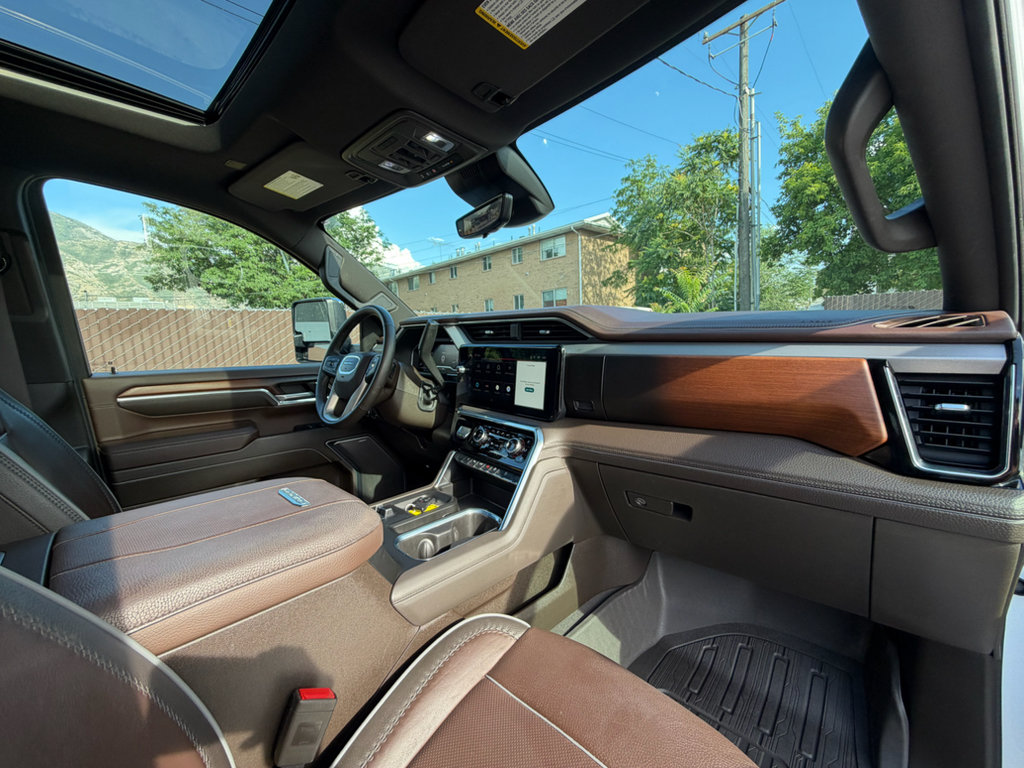 Used 2024 GMC Sierra 3500 Denali w/ Denali Reserve Package AWD/4WD image 18