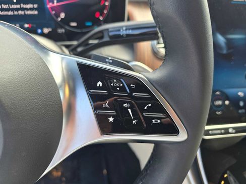 Used 2026 Mercedes-Benz GLC 300 4MATIC image 26