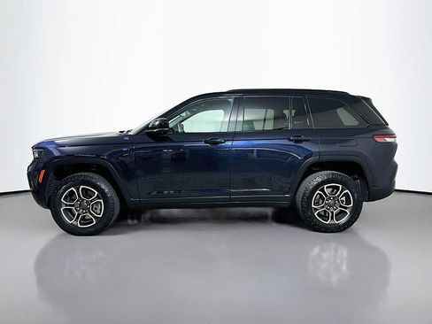 Used 2022 Jeep Grand Cherokee Trailhawk w/ Advanced Protech Group II AWD/4WD image 4