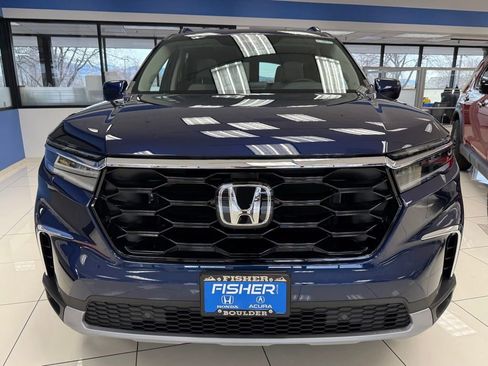 New 2025 Honda Pilot Touring image 6