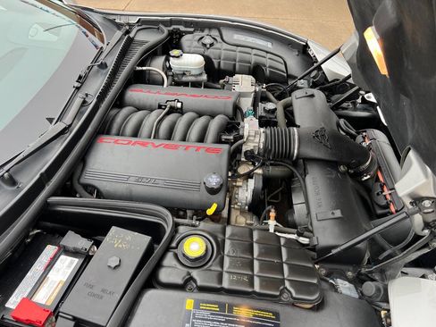 Used 2004 Chevrolet Corvette Coupe w/ Roof Package image 26