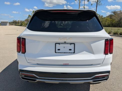 Certified 2023 Kia Sorento SX image 6