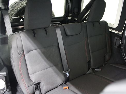 Used 2020 Jeep Wrangler Unlimited Rubicon AWD/4WD image 24