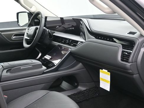 New 2026 INFINITI QX80 Luxe image 6